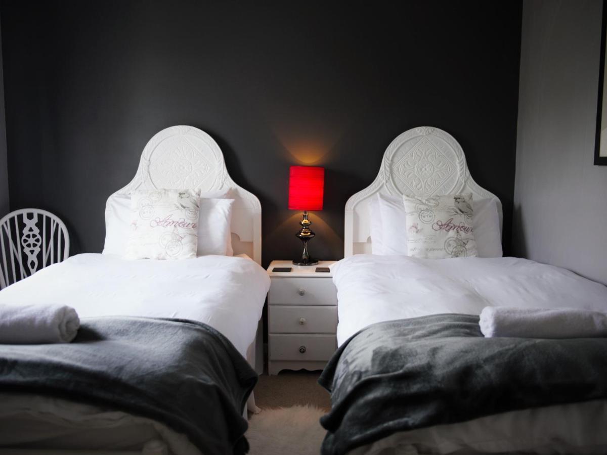 Worth House Bed And Breakfast Вэллс Номер фото