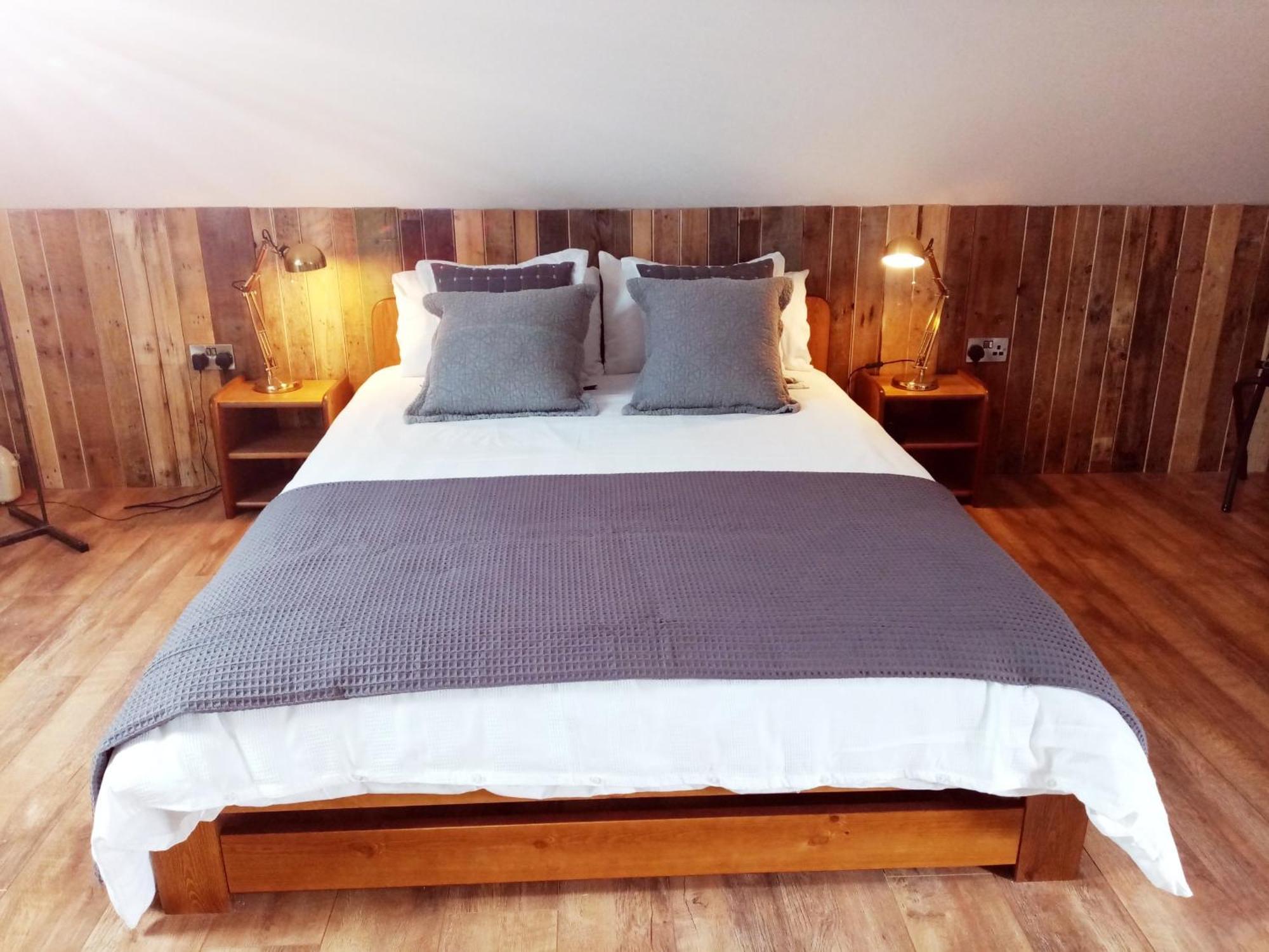 Worth House Bed And Breakfast Вэллс Номер фото