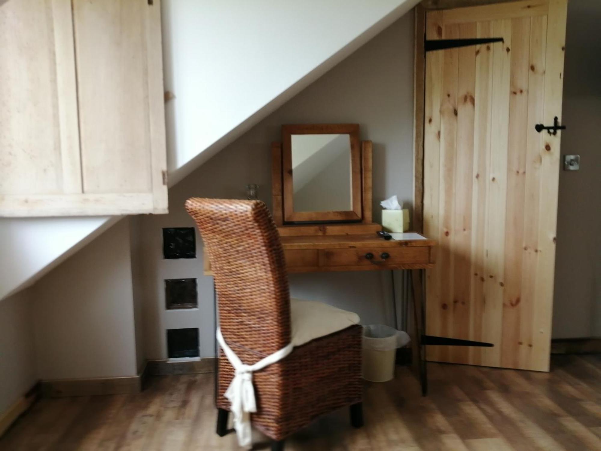 Worth House Bed And Breakfast Вэллс Номер фото