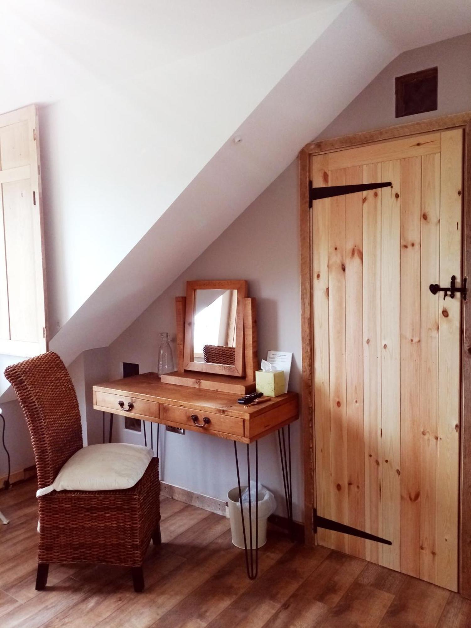 Worth House Bed And Breakfast Вэллс Номер фото